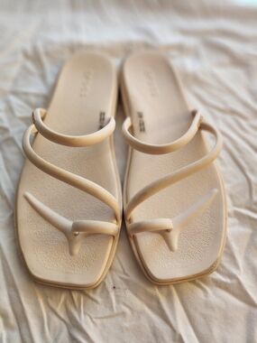 Crocs Miami Toe Loop Cream Strappy Sandals